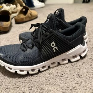 On Running CloudSwift Black Running Shoes